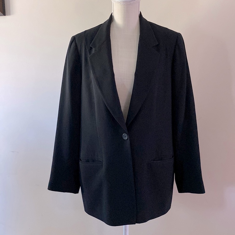 Liz Claiborne women’s career black jacket / blazer single button closure sz 16